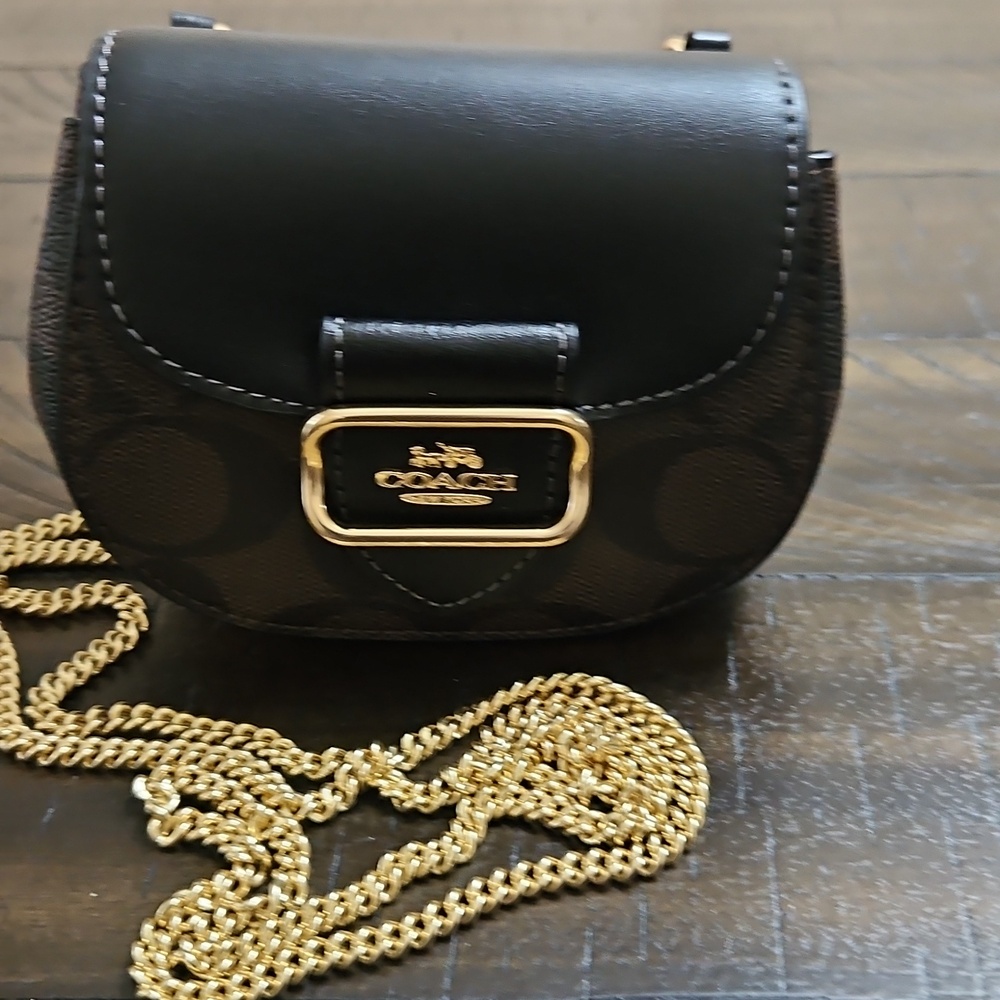 Coach Morgan Card Case with Gold Accent
